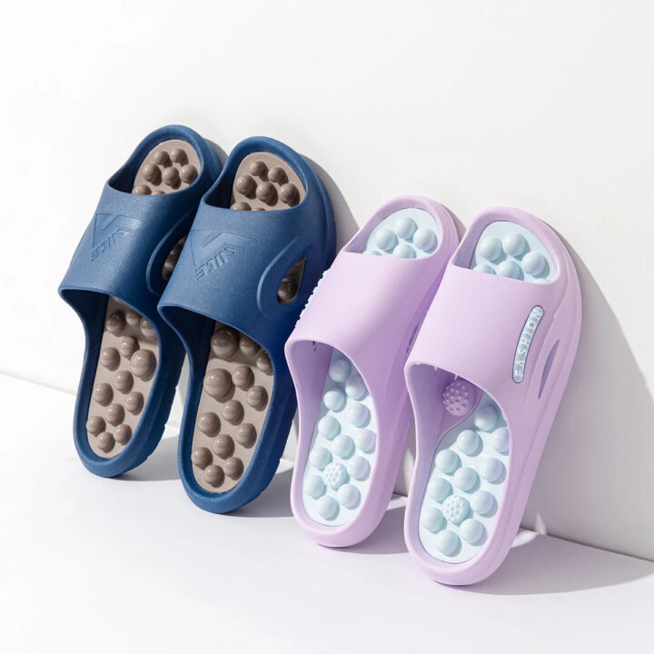 כפכפי עיסוי אורתופדיים לנשים עם רפידת עיסוי ונוחות יומיומית