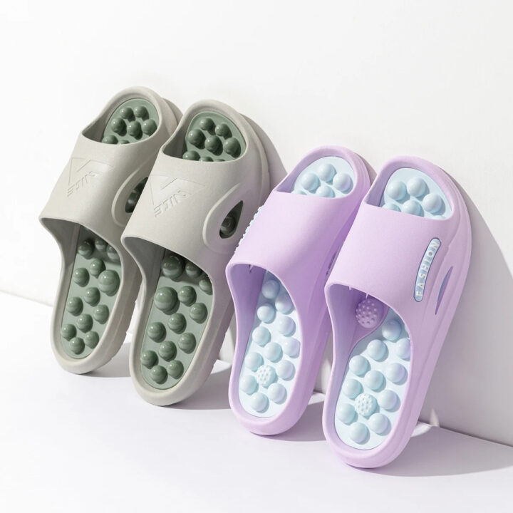 כפכפי עיסוי אורתופדיים לנשים עם רפידת עיסוי ונוחות יומיומית