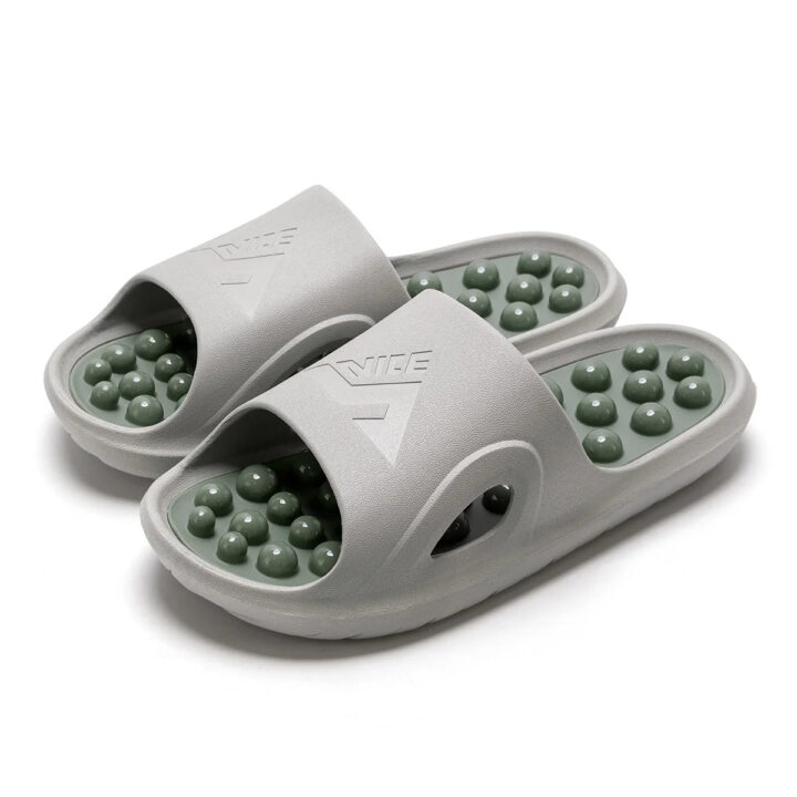 כפכפי עיסוי אורתופדיים לנשים עם רפידת עיסוי ונוחות יומיומית