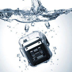 לא מפחדת ממים, לא נכבית ברוח: הכירו את מצית הטורבו הנטענת שמשנה את חוקי המשחק בשטח